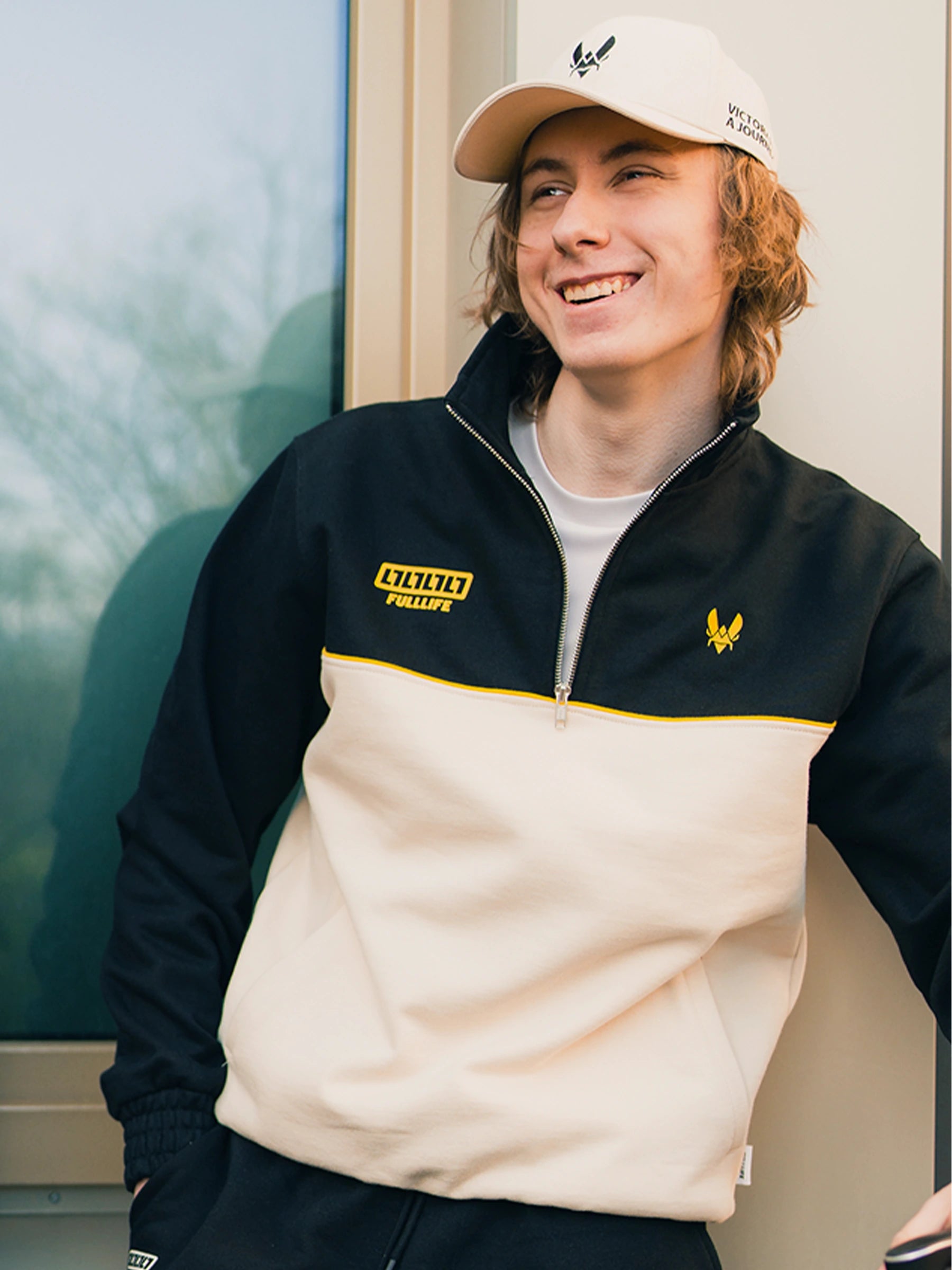 Travel Kit Crewneck