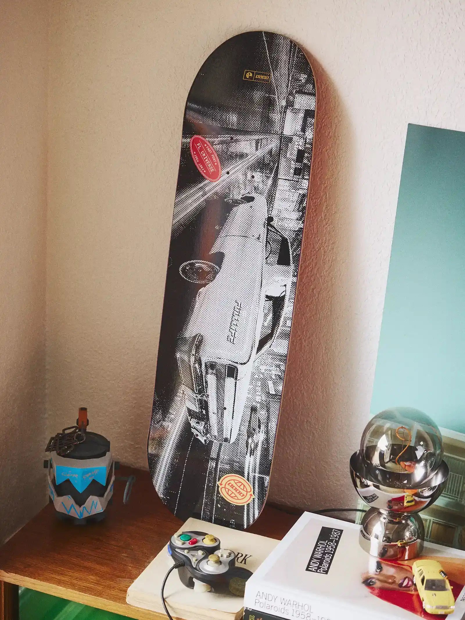 S05 Explorer Legendary Skateboard